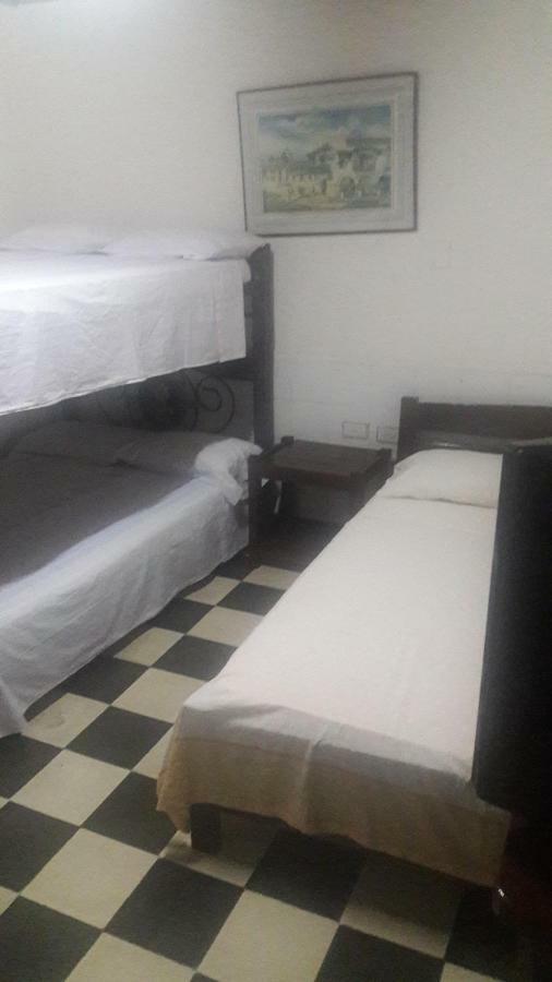 Hospedaje Santa Barbara بوغا المظهر الخارجي الصورة